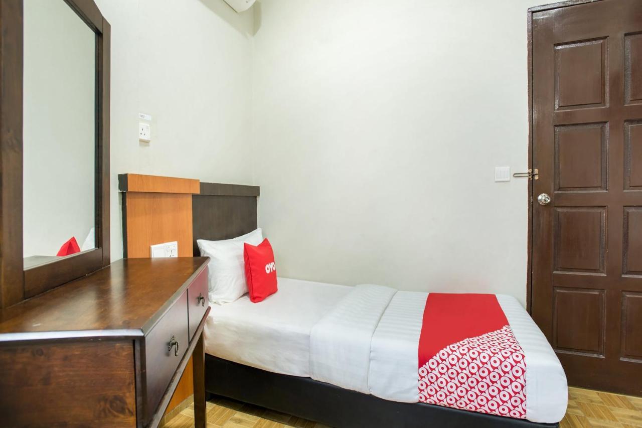 Oyo 89712 Grand Inn Semporna Extérieur photo