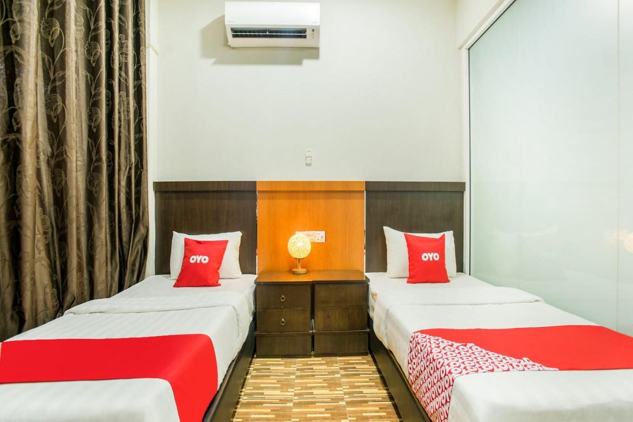 Oyo 89712 Grand Inn Semporna Extérieur photo