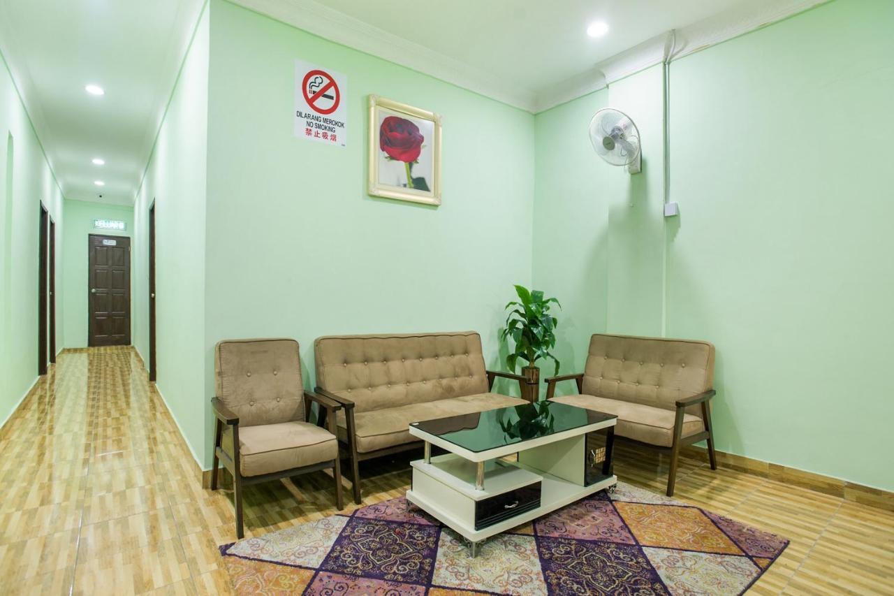 Oyo 89712 Grand Inn Semporna Extérieur photo