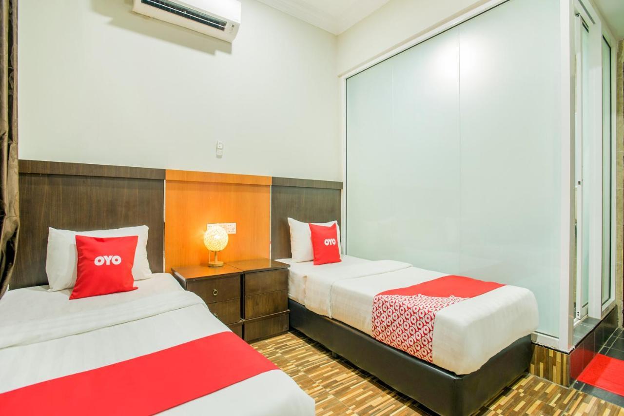 Oyo 89712 Grand Inn Semporna Extérieur photo