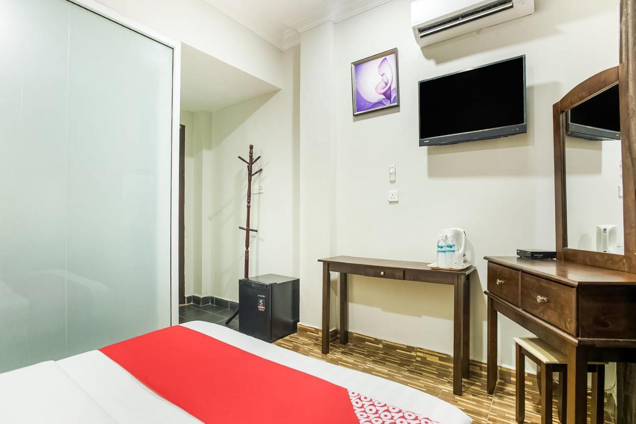 Oyo 89712 Grand Inn Semporna Extérieur photo