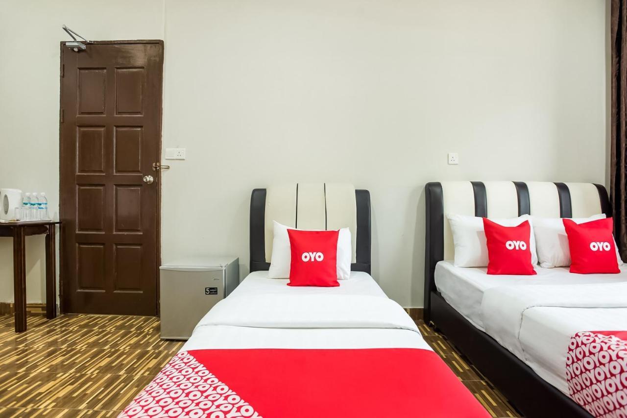 Oyo 89712 Grand Inn Semporna Extérieur photo